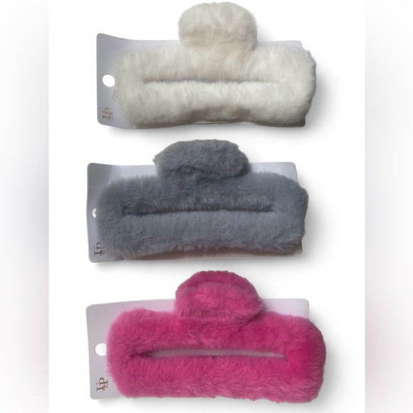 Choose 1 Large Fluffy Claw Clip - Picture 2 of 3